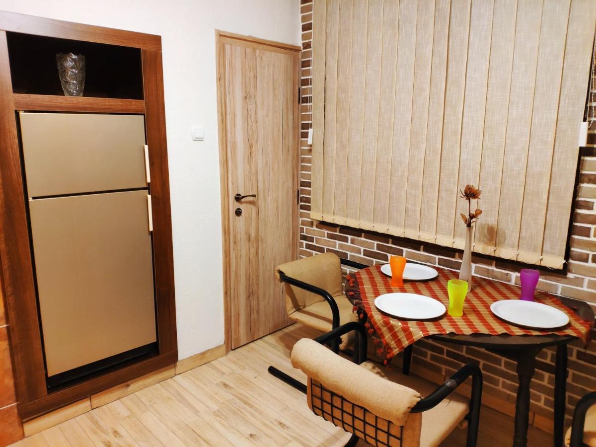 V2 With Love - Vintage Modern And Spacious Belgrad Exterior foto
